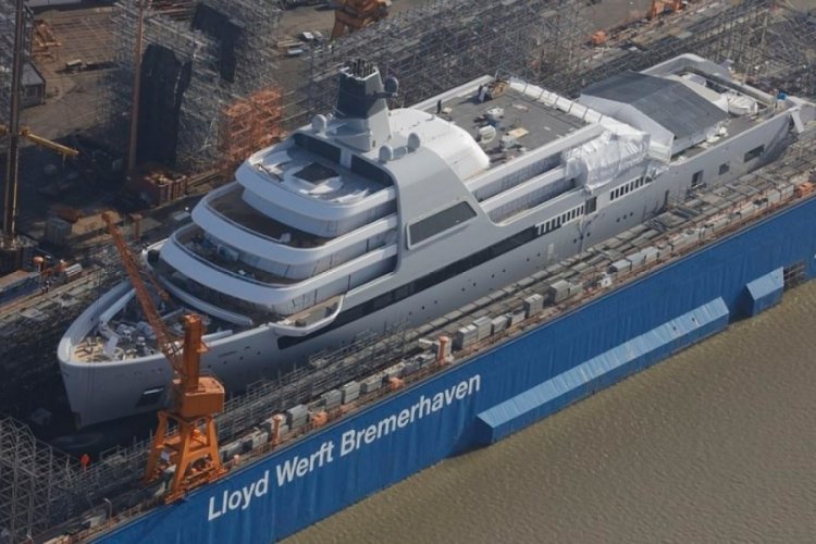 Abramovich'in 430 milyon sterlinlik yatı ilk kez g&ouml;r&uuml;nt&uuml;lendi
