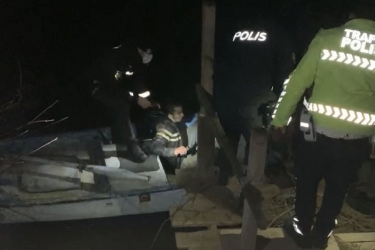 İ&ccedil;ki i&ccedil;erken ırmağa d&uuml;şt&uuml;