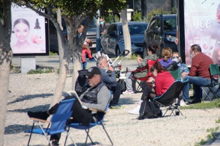 G&uuml;zel havayı g&ouml;ren vatandaşlar sahile koştu