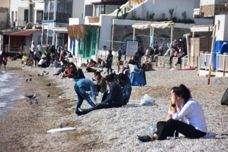 G&uuml;zel havayı g&ouml;renler maske ve mesafeyi unuttu