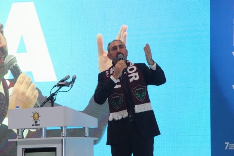 Bakan G&uuml;l: "Cumhuriyetimizin ikinci y&uuml;z yılına yeni bir anayasa ile gireceğiz"
