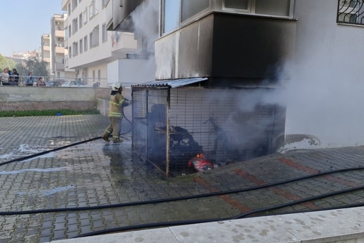 İzmir'de korkutan yangın