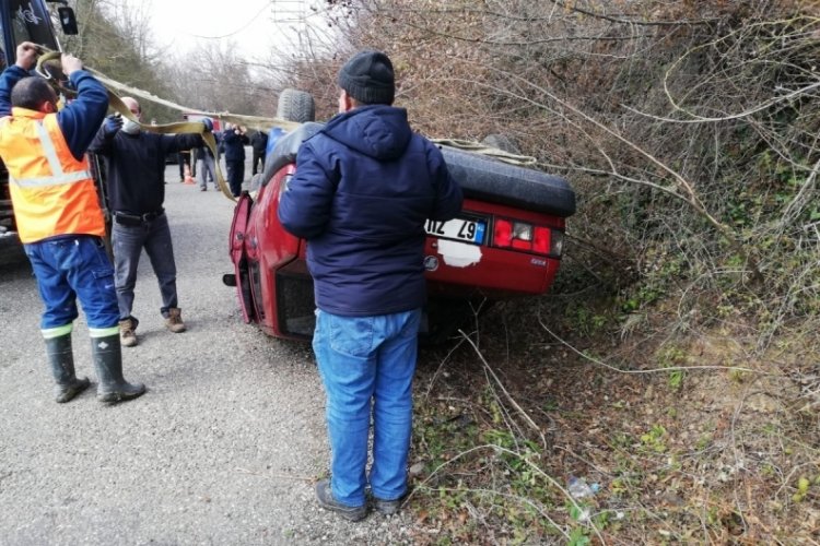 Kontrolden &ccedil;ıkan ara&ccedil; takla attı