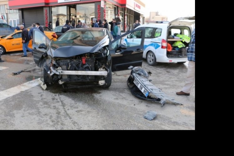 Ankara'da feci kaza: 3 yaralı