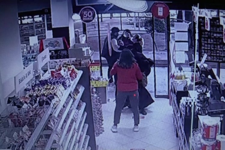 Kozmetik mağazasında hırsızlık yapan çift yakalandı