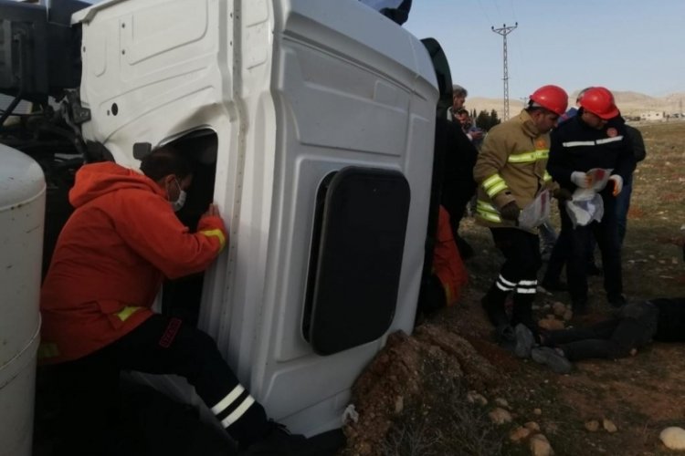 Mardin'de beton mikseri devrildi