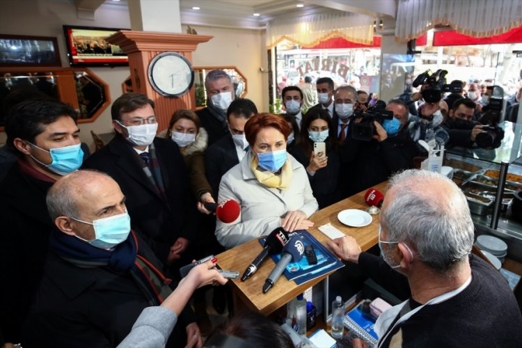 Meral Akşener esnafla bir araya geldi
