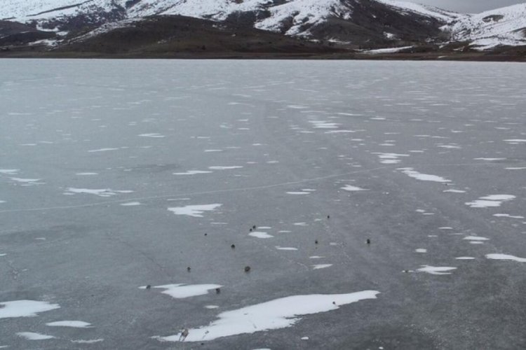 İsveç'te donmuş gölde buz kırıldı, 4 kişi öldü