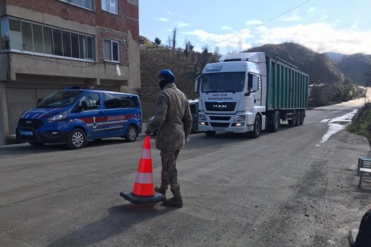 Cenazede 22 kişiye vir&uuml;s bulaştırdı: Mahalle ikinci kez karantinaya alındı