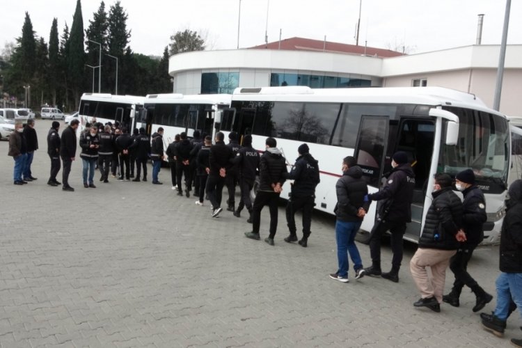 Su&ccedil; &ouml;rg&uuml;t&uuml; operasyonunda polis m&uuml;d&uuml;r&uuml; ve borsa başkanı da var