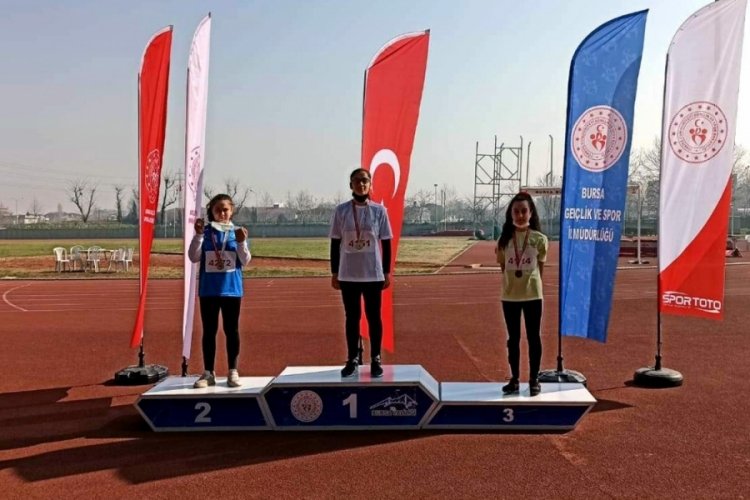 Bursa'da Mudanyalı atletlerden yılın ilk madalyaları