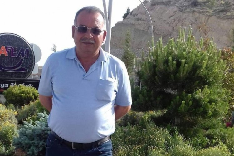 Devrilen trakt&ouml;r&uuml;n s&uuml;r&uuml;c&uuml;s&uuml; &ouml;ld&uuml;
