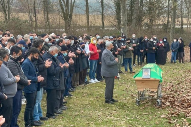 Almanya'da kıskançlık sebebiyle öldürülen Türk çocuk toprağa verildi