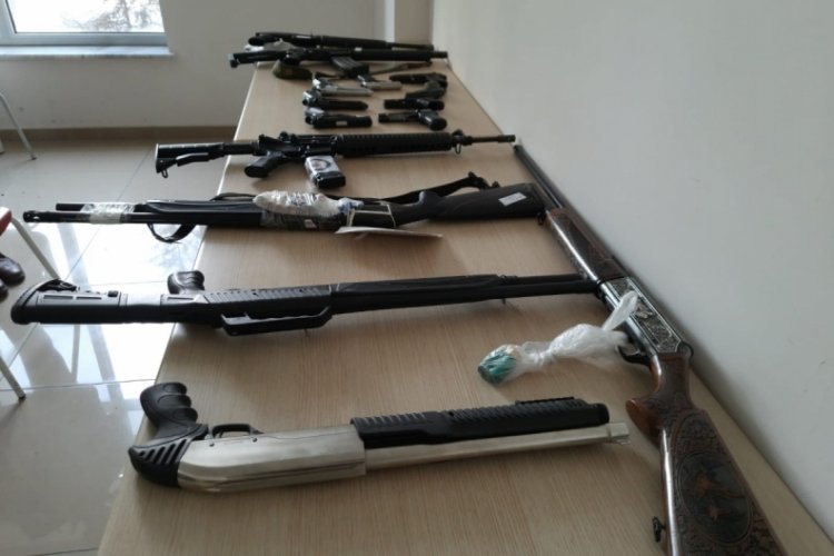 Kahramanmaraş'ta 54 kişiden 62 silah ele ge&ccedil;irdi