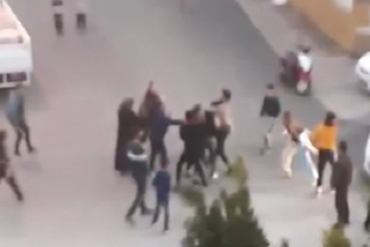 Kadınların kavgası mahalle kavgasına d&ouml;n&uuml;şt&uuml;
