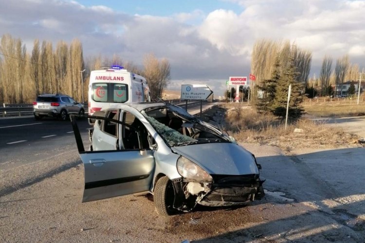 Hurdaya d&ouml;nen otomobilden sağ &ccedil;ıkamadı