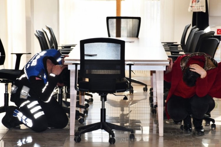 Bursa Kestel Belediyesi'nde deprem tatbikatı başarıyla ger&ccedil;ekleşti