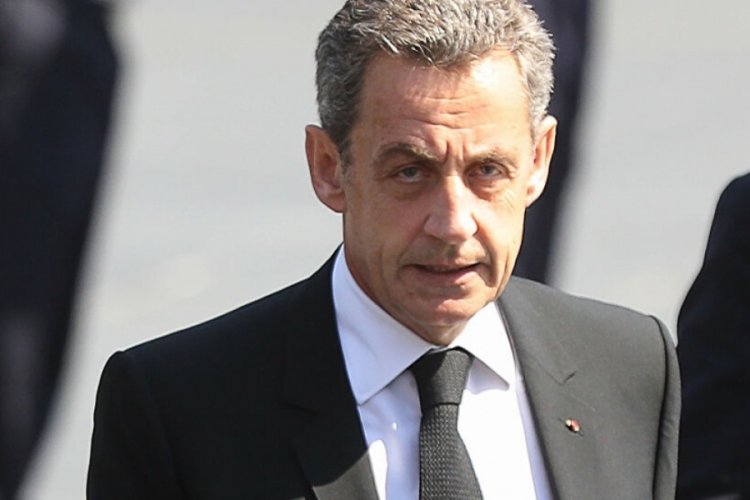 Sarkozy'e hapis cezası