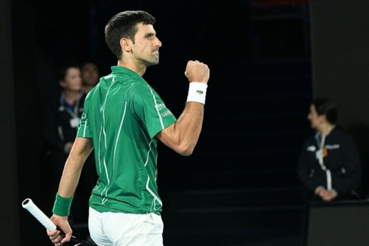 Djokovic zirvede en uzun s&uuml;re kalma rekorunda Federer'i yakaladı