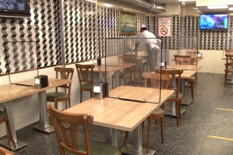 Kafe ve restoranlar ilk m&uuml;şterilerini almaya başladı