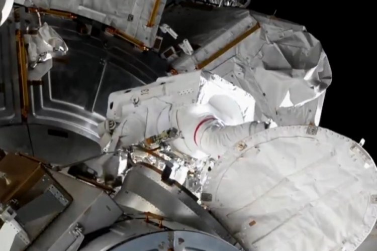 NASA'nın ISS'deki astronotları uzay y&uuml;r&uuml;y&uuml;ş&uuml;nde