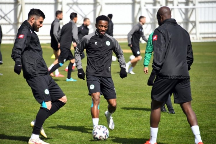 Konyaspor'da 4 oyuncu Başakşehir maçında forma giyemeyecek