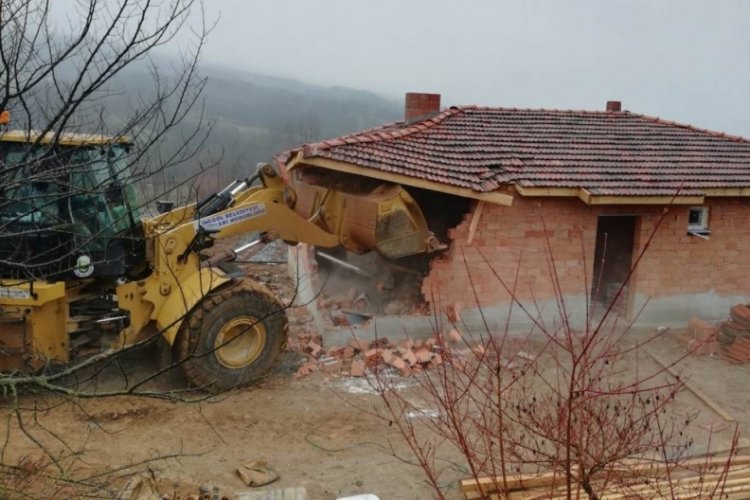 Bursa'da milli servet ka&ccedil;ak yapılarla heba oluyor