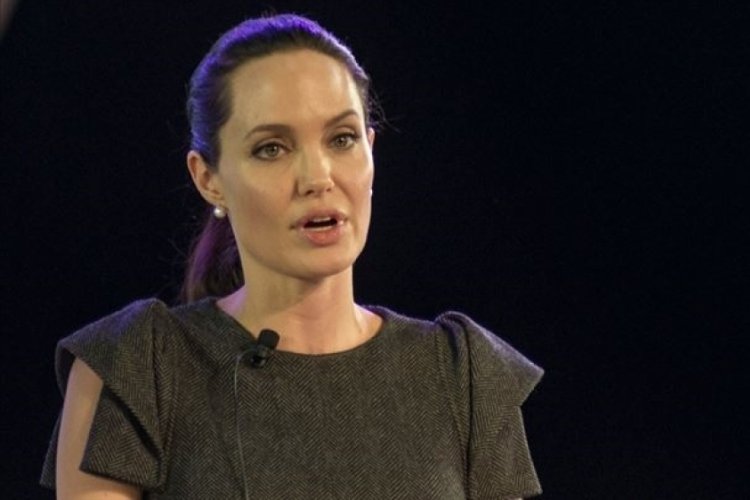Angelina Jolie sahibi olduğu Churchill tablosunu 8,3 milyon sterline sattı