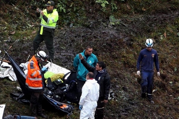 Bolivya'da otob&uuml;s u&ccedil;uruma yuvarlandı: 21 &ouml;l&uuml;, 20 yaralı