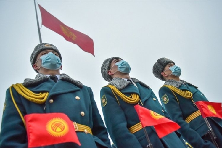 Kırgızistan'da Devlet Bayrak Günü kutlandı