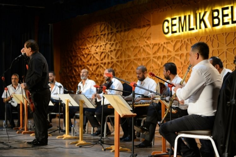 Bursa Gemlik Belediye Başkanı Sertaslan'dan müzisyenlere destek