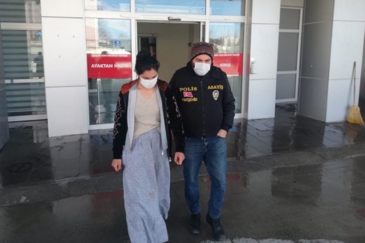 Hırsızlıktan tutuklanan kadının 24 sabıkası &ccedil;ıktı