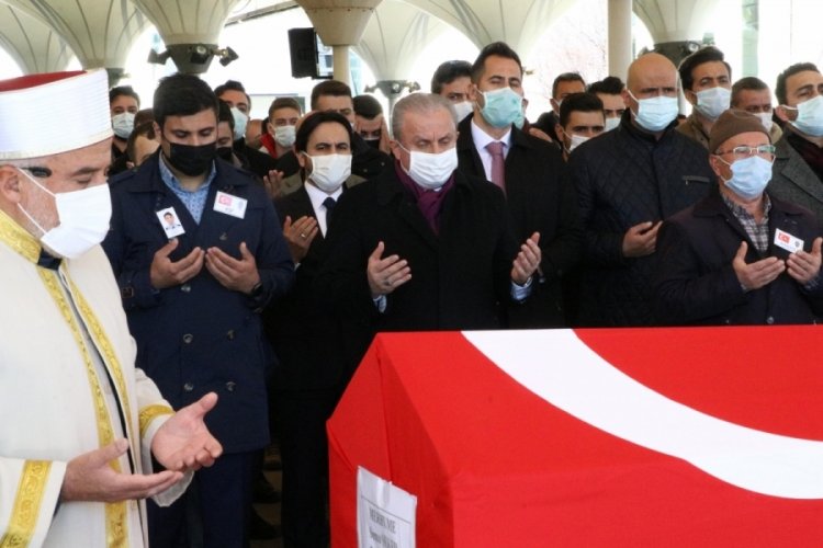 Şentop, protokol g&ouml;revlisinin eşinin cenaze t&ouml;renine katıldı