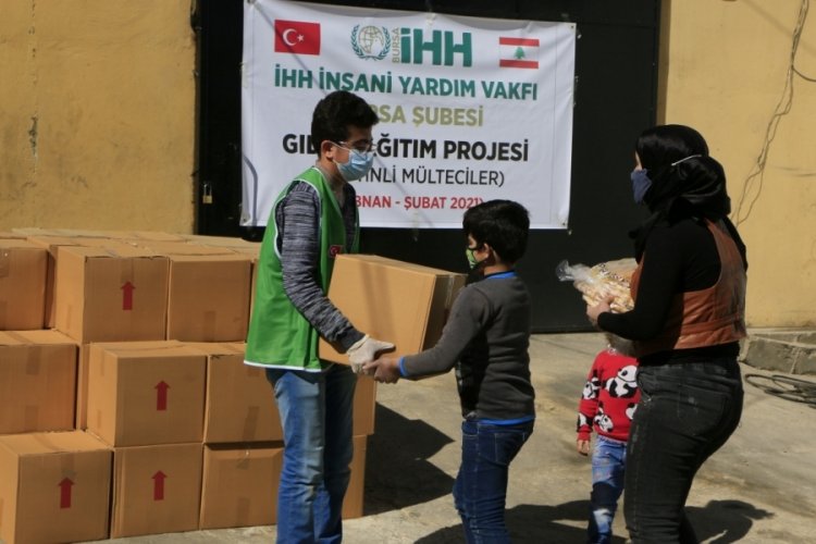 Bursa'dan L&uuml;bnan'daki Filistinlilere kumanya yardımı g&ouml;nderildi