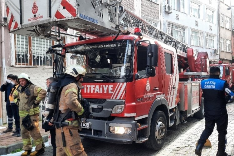 Korkutan yangın: Vatandaşlar b&uuml;y&uuml;k panik yaşadı