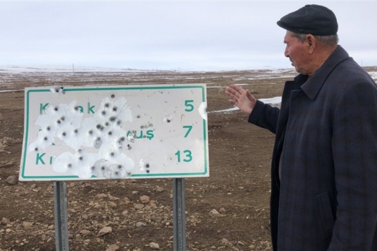 Magandalar, tabelayı hedef tahtası yaptı