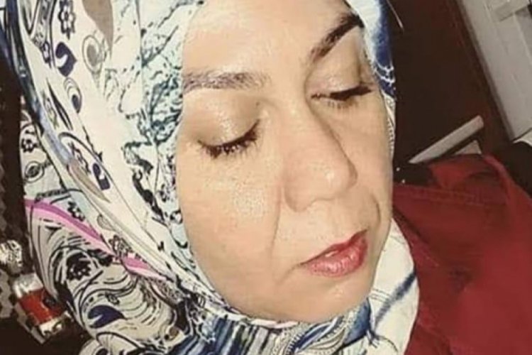 Eski eşini cadde ortasında bı&ccedil;aklayarak &ouml;ld&uuml;rd&uuml;