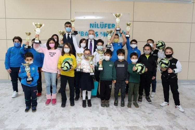 Bursa'da Satranç Turnuvası'nda ödüller sahiplerini buldu