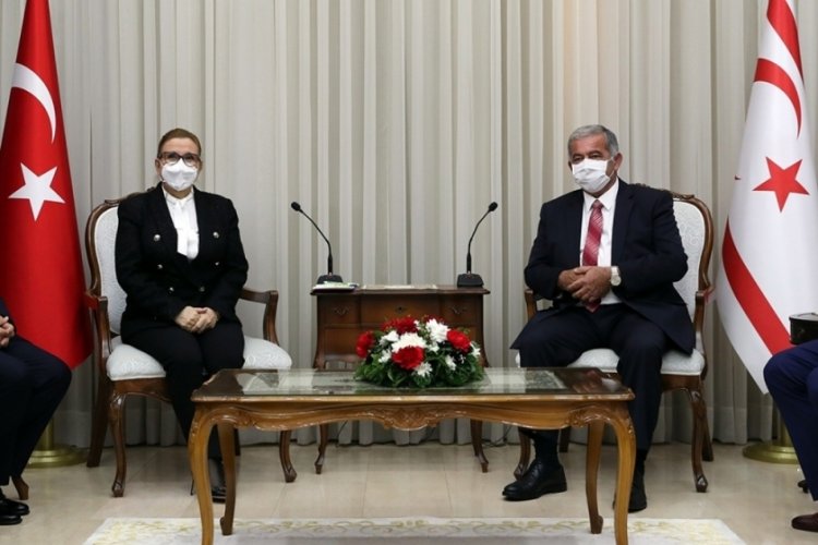 Bakan Pekcan, KKTC Meclis Başkanı Sennaroğlu ile görüştü
