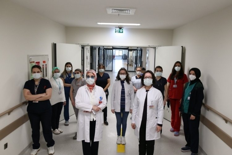 Bursa Şehir Hastanesi'nin Yanık Merkezi 80 kadın sağlıkçıya emanet