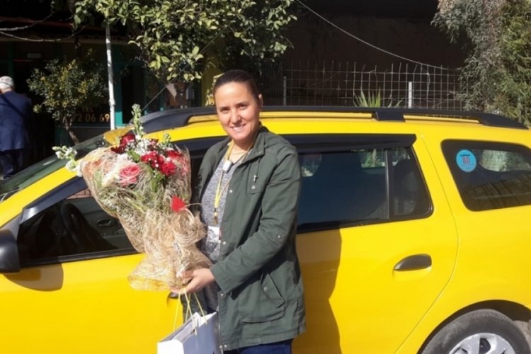 O, İzmir'in tek kadın taksicisi