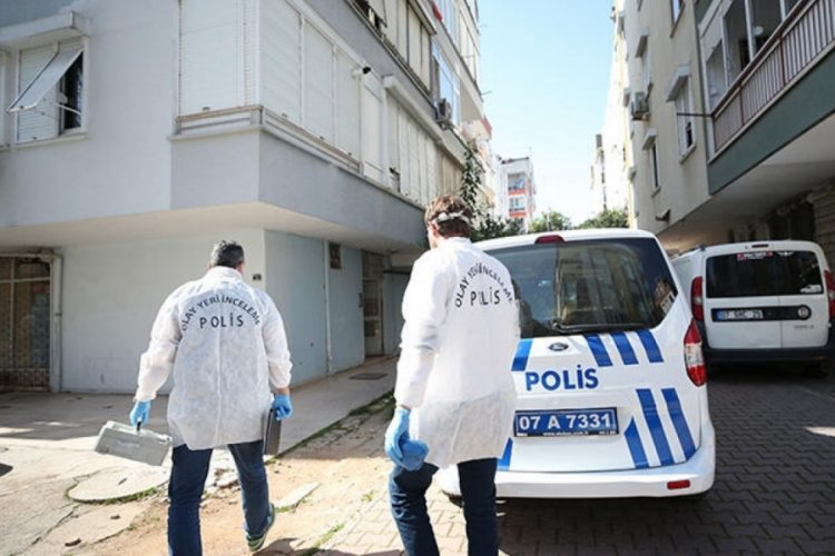 &Uuml;niversite &ouml;ğrencisi evinde &ouml;l&uuml; bulundu