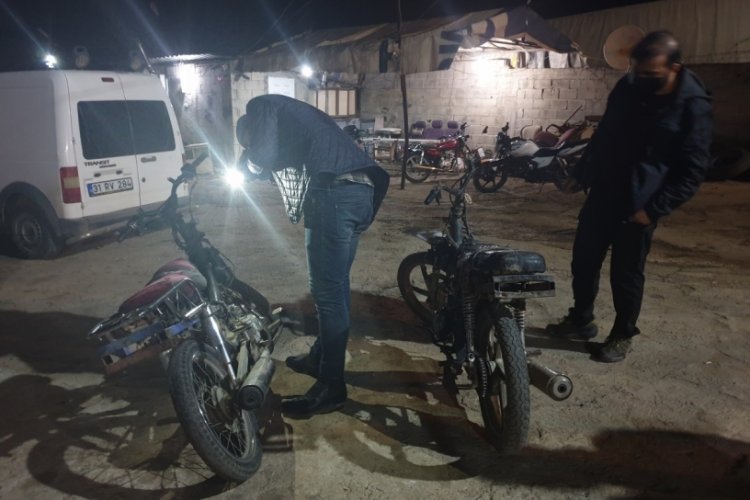 &Ccedil;alıntı motosikletler denetim yapan polise takıldı