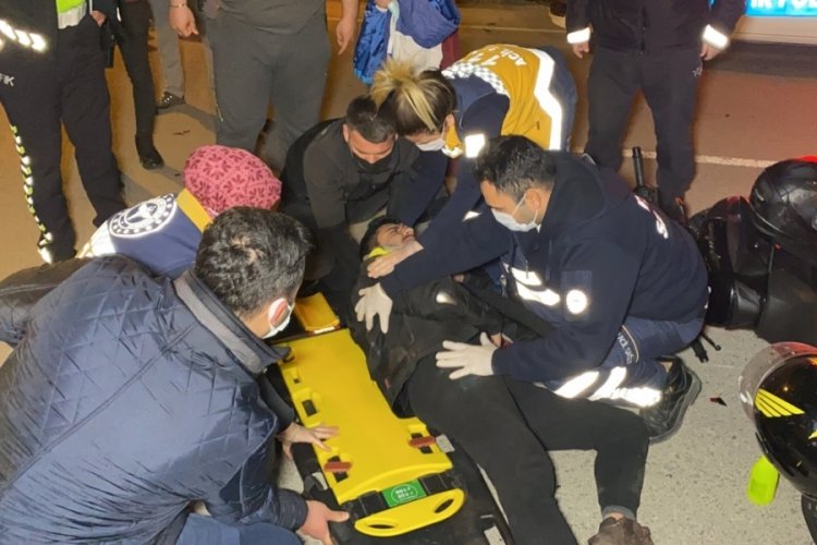 Motosiklet s&uuml;r&uuml;c&uuml;s&uuml;ne &ccedil;arpıp olay yerinden ka&ccedil;tı
