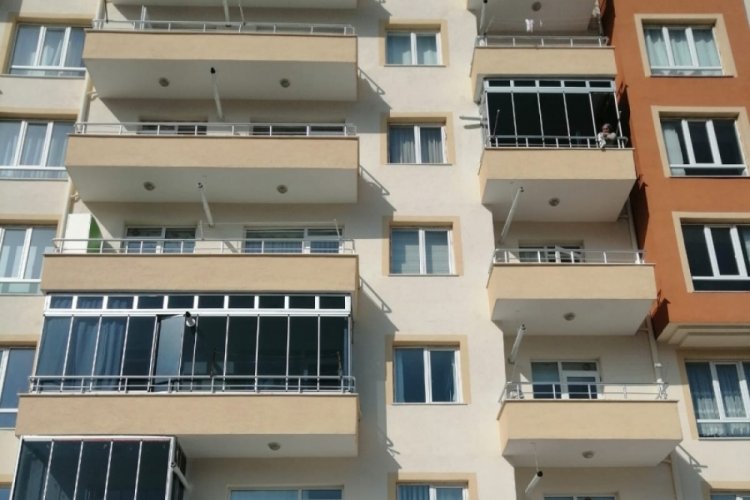 200 kişinin yaşadığı apartman karantinaya alındı
