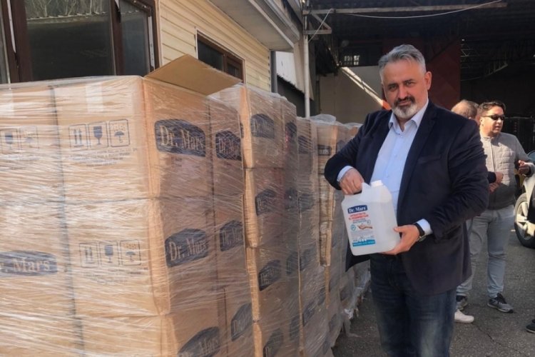Bursa'da g&ouml;n&uuml;ll&uuml; sanayiciden temizlik hareketi