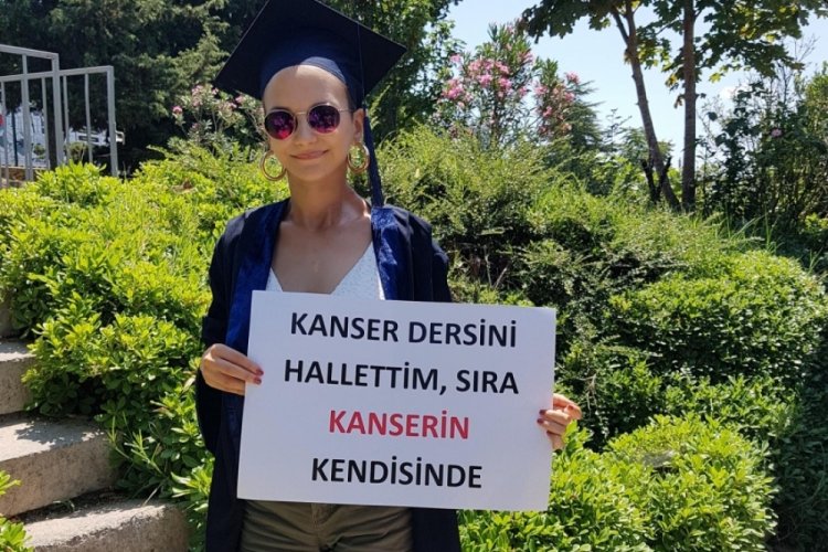 Kemik kanserini yendi! Şimdi hastalığın tedavisi i&ccedil;in &ccedil;alışıyor