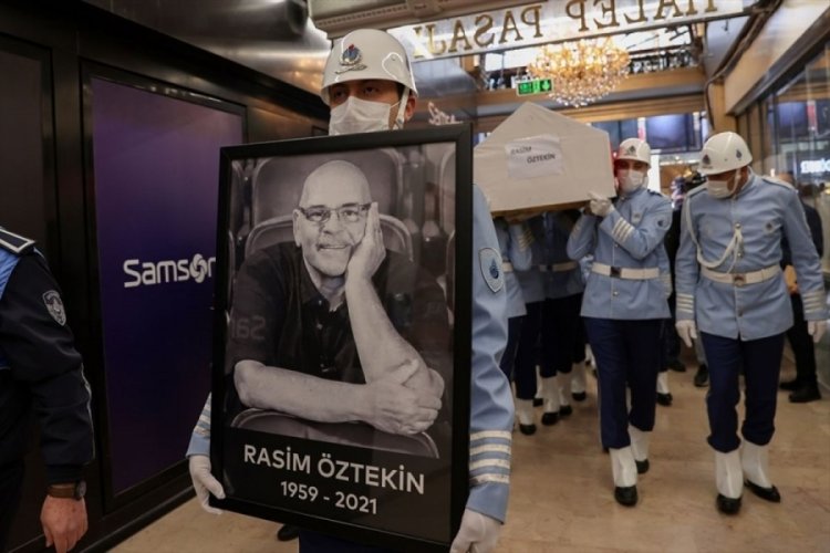 Rasim &Ouml;ztekin son yolculuğuna uğurlanıyor