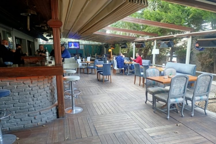 Bursa'da kafe ve restoranlar y&uuml;zde 50 kuralına uyuyor mu? (&Ouml;ZEL HABER)