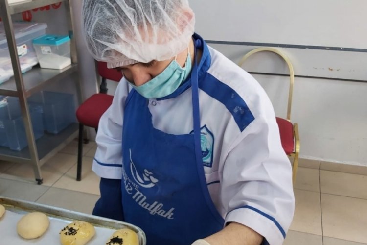 Bursa'daki bu mutfakta sevgi pişiyor